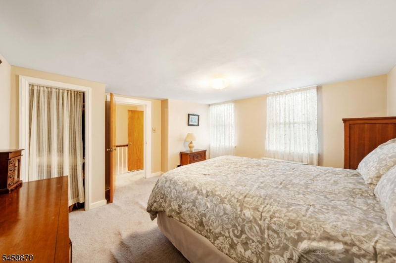 424 Frankfort St Property Photo 14
