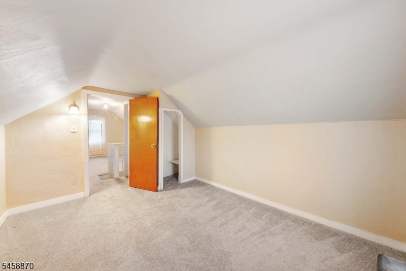 424 Frankfort St Property Photo 16