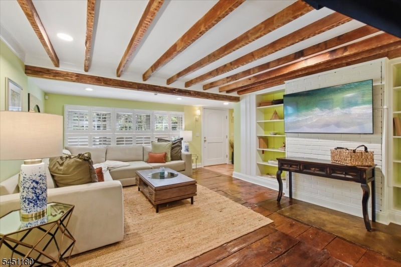 347 Drakestown Rd Property Photo 11