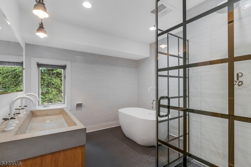 101 Rippling Brook Way Property Photo 35