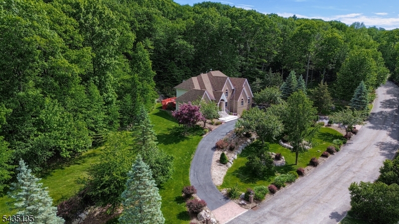 26 Stonehedge Dr Property Photo 1
