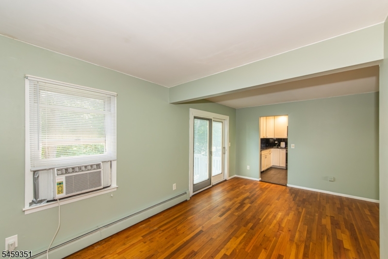 20 Byron Pl Property Photo 9