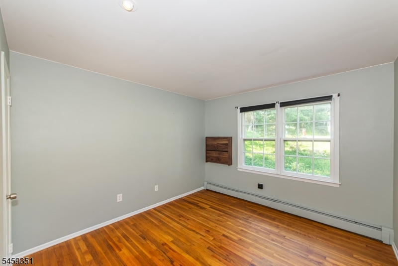20 Byron Pl Property Photo 17