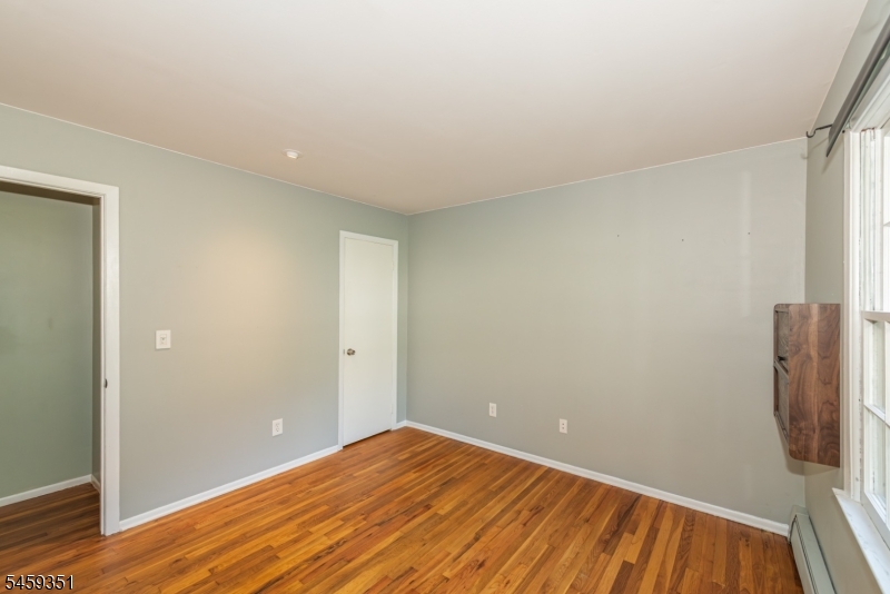 20 Byron Pl Property Photo 18