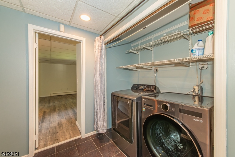 20 Byron Pl Property Photo 30