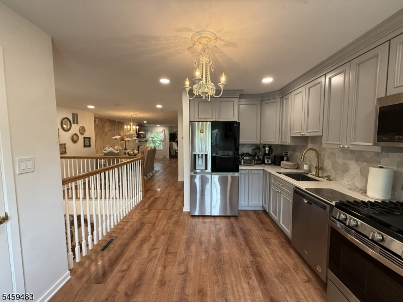 386 Waterview Rd Property Photo 4