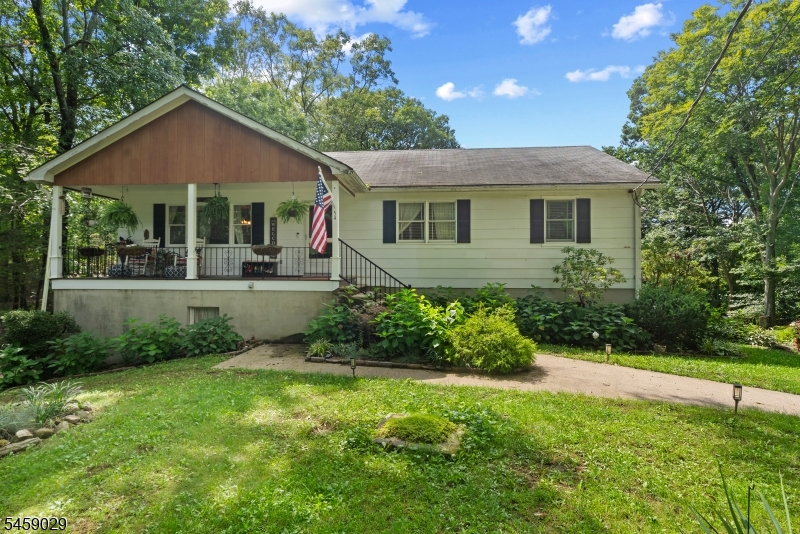 54 Skyview Rd Property Photo 1