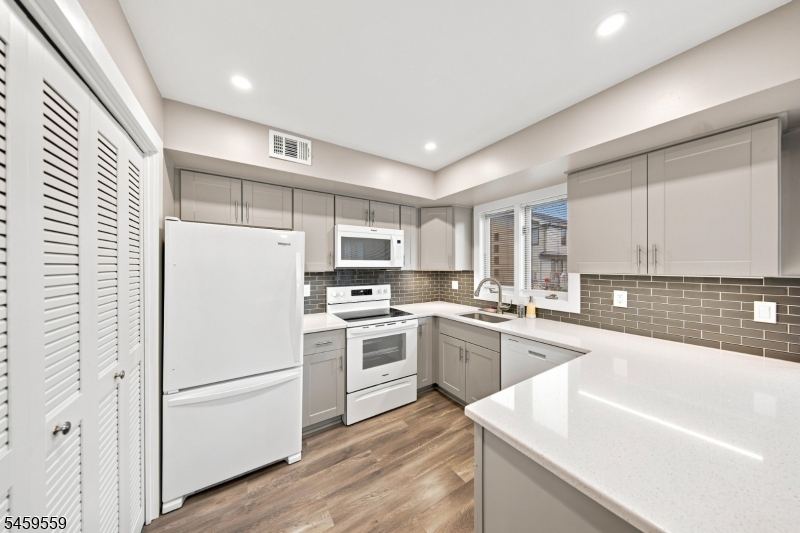54 Cheyenne Rd Property Photo 8