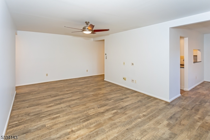 21 Kensington Rd D Property Photo 3