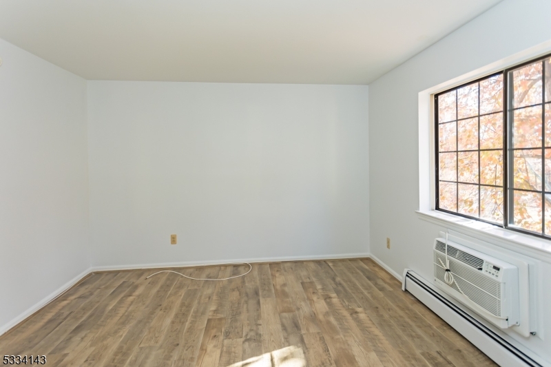 21 Kensington Rd D Property Photo 7