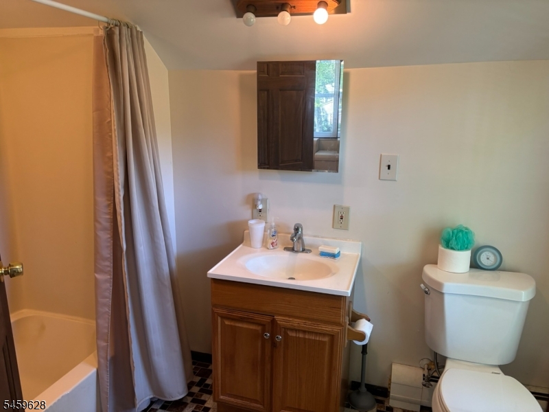 36 Kirschner Ave Property Photo 9