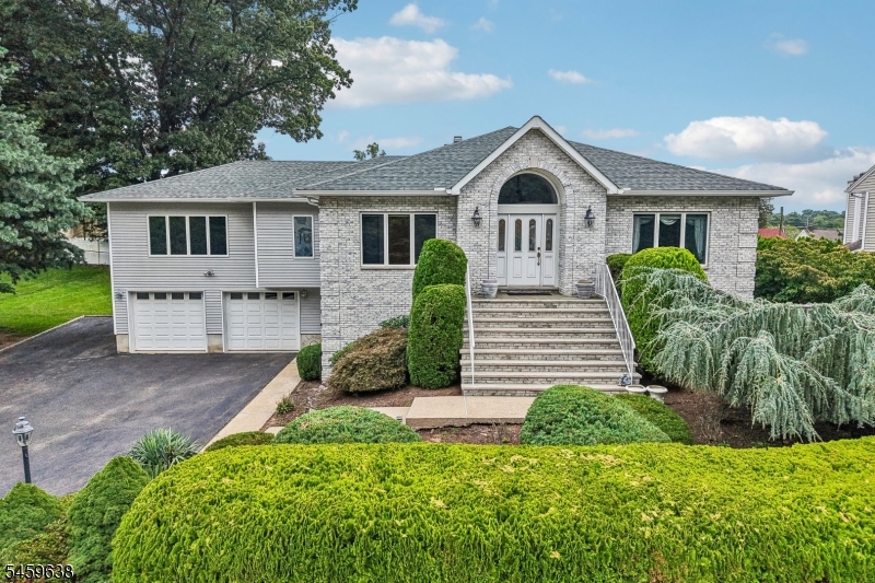 19 Brook Hollow Ct Property Photo 1