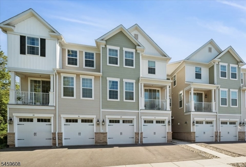 82 Depot Way Property Photo 1