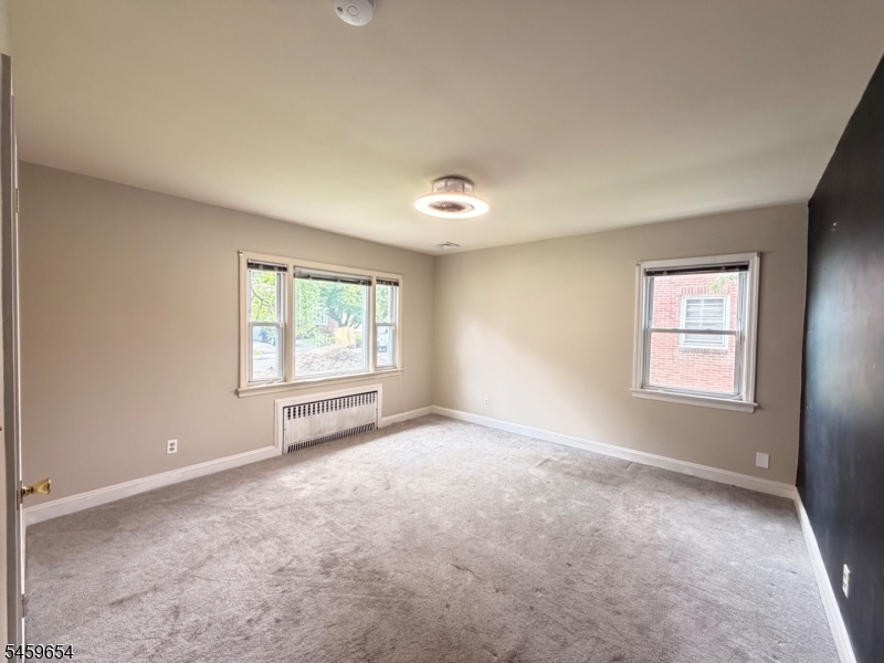 1031 Lowden Ave Property Photo 4