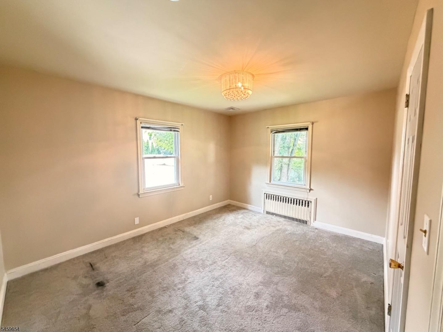 1031 Lowden Ave Property Photo 5