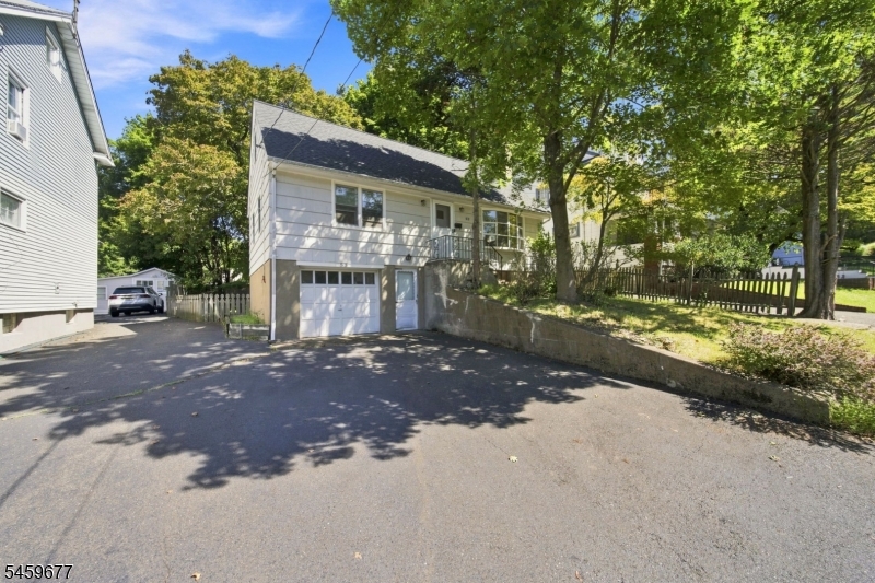 53 Payne Ave Property Photo 1