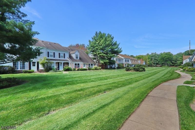 25 Tisbury Ct Property Photo 4
