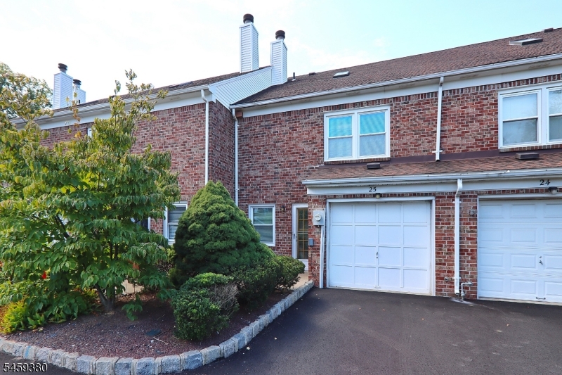 25 Tisbury Ct Property Photo 5