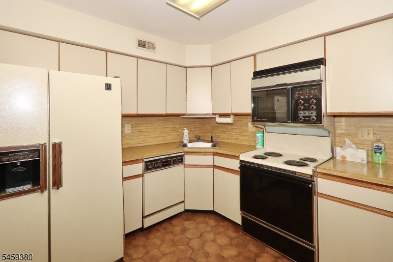 25 Tisbury Ct Property Photo 15