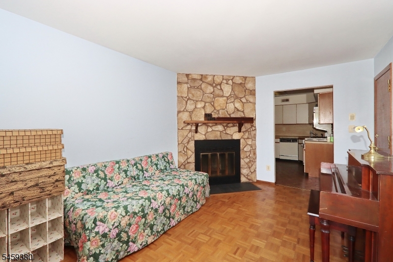 25 Tisbury Ct Property Photo 17