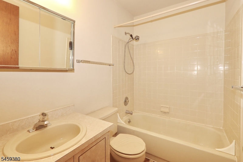 25 Tisbury Ct Property Photo 19