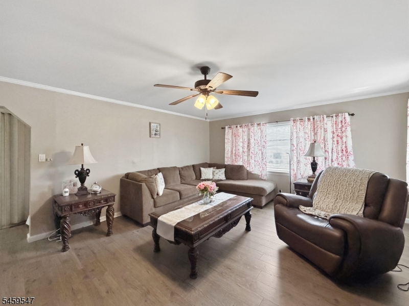 733 Schuyler Ave Property Photo 12