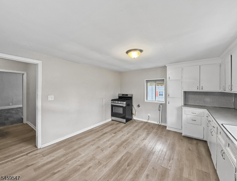 733 Schuyler Ave Property Photo 22