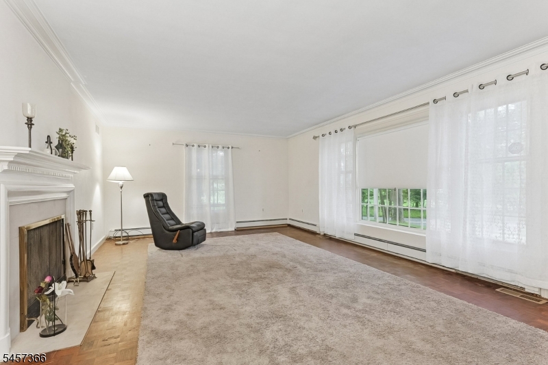 41 Laurel Ave Property Photo 5