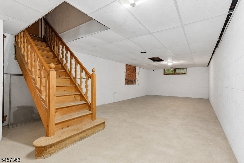 41 Laurel Ave Property Photo 24