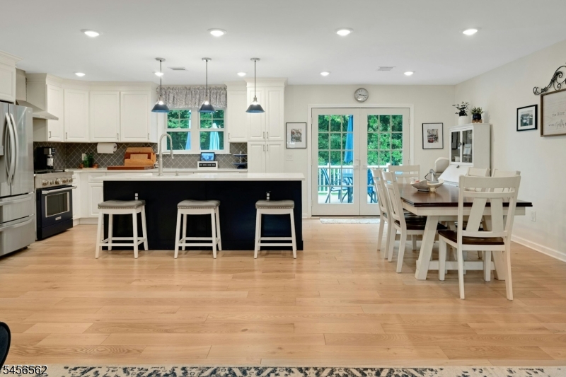 27 Big Piece Rd Property Photo 8
