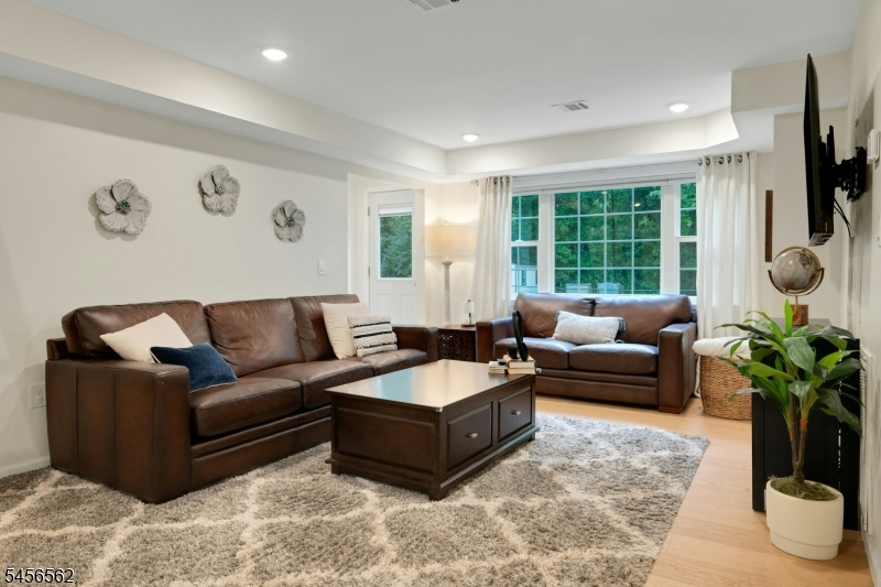 27 Big Piece Rd Property Photo 19