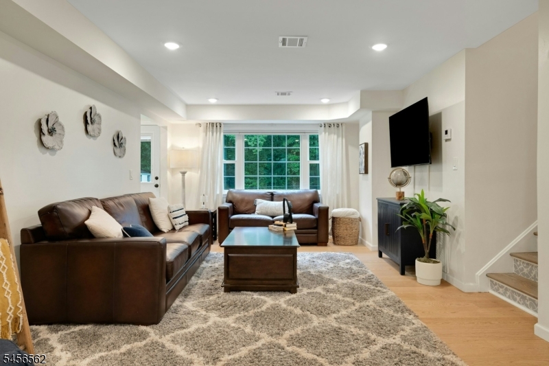 27 Big Piece Rd Property Photo 20