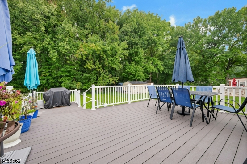 27 Big Piece Rd Property Photo 30
