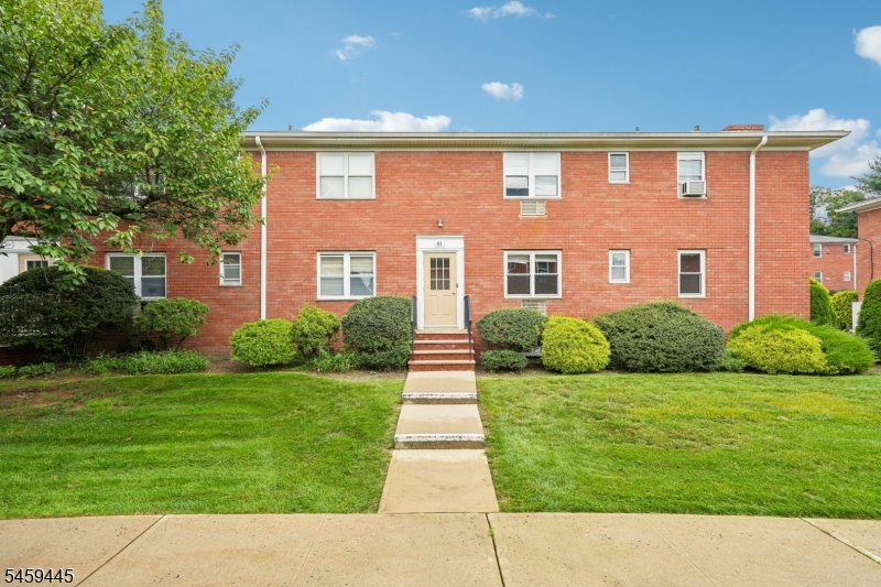 61 Knox Ter 1a Property Photo 1