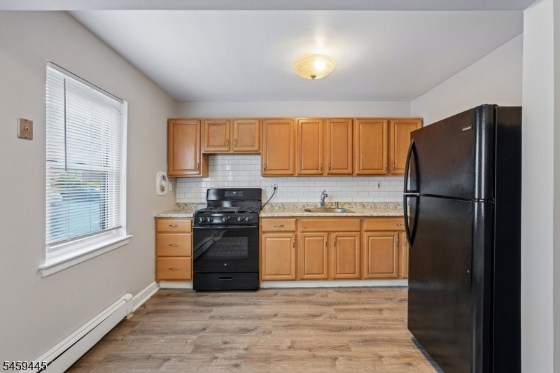 61 Knox Ter 1a Property Photo 5