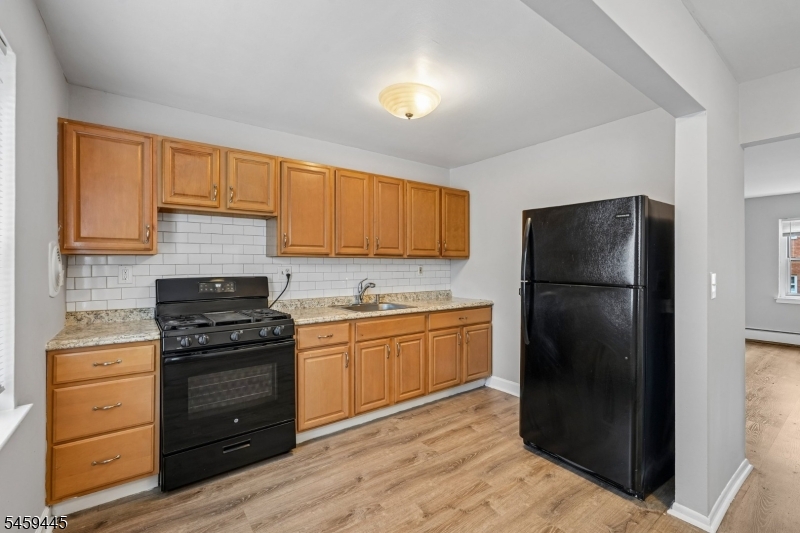 61 Knox Ter 1a Property Photo 6
