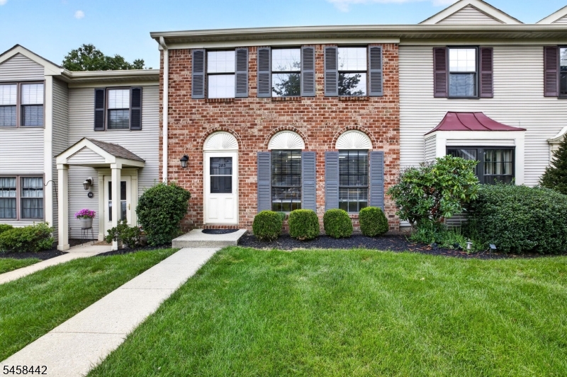 283 English Pl Property Photo 1