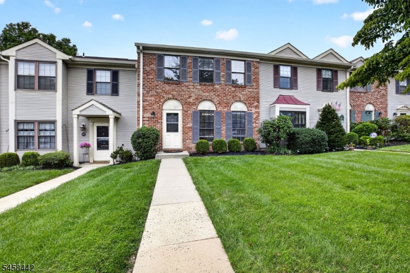 283 English Pl Property Photo 6