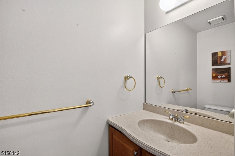 283 English Pl Property Photo 14