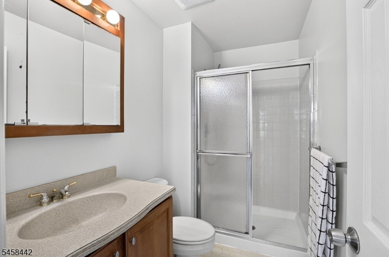 283 English Pl Property Photo 18
