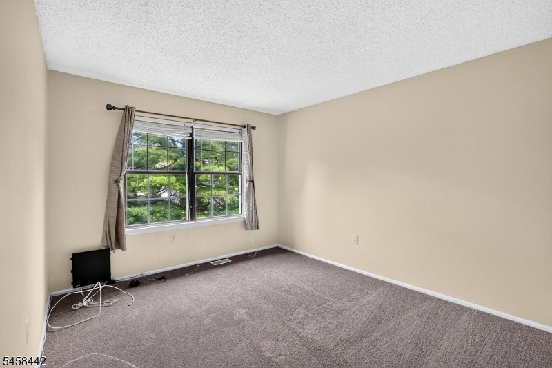 283 English Pl Property Photo 20