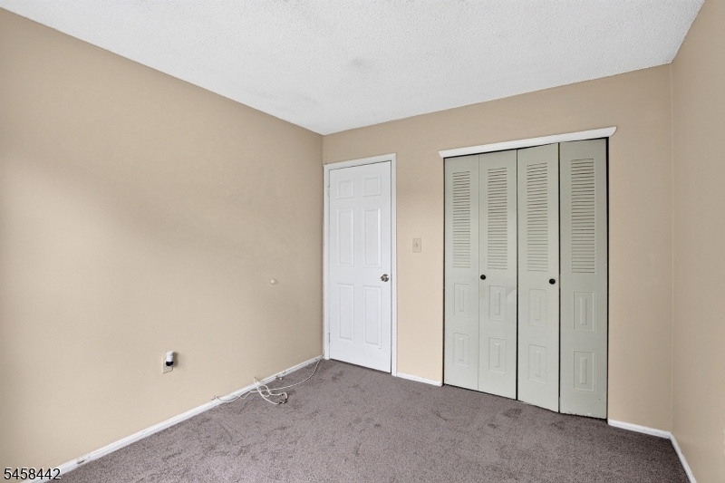 283 English Pl Property Photo 24