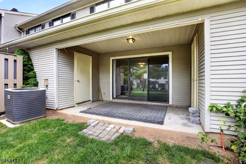 283 English Pl Property Photo 27