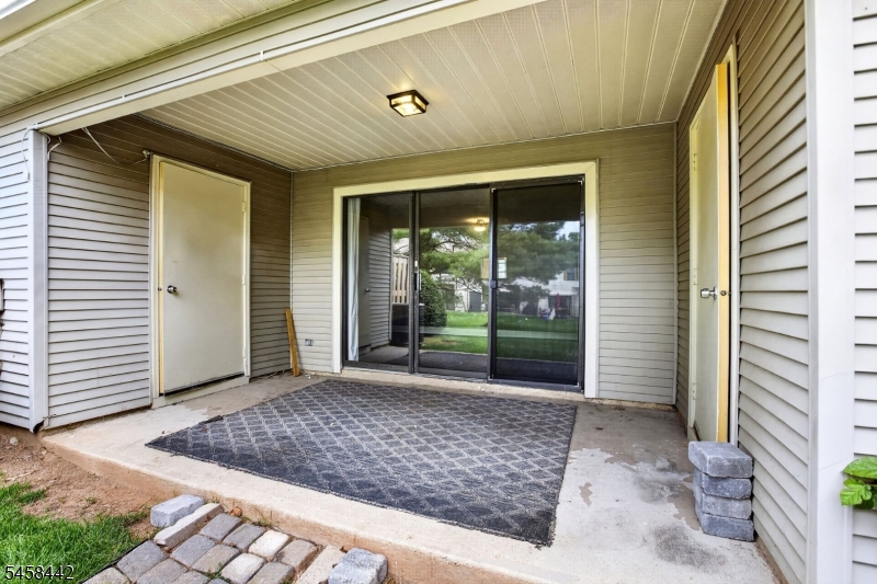 283 English Pl Property Photo 28