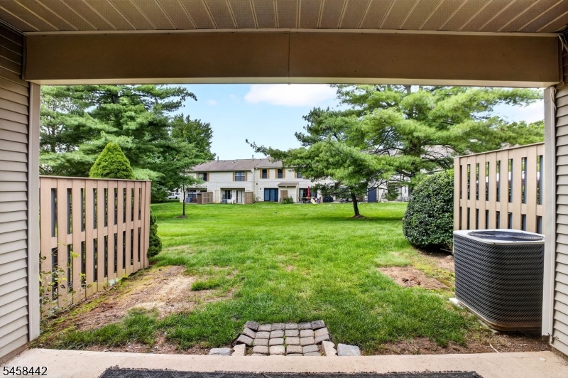 283 English Pl Property Photo 30