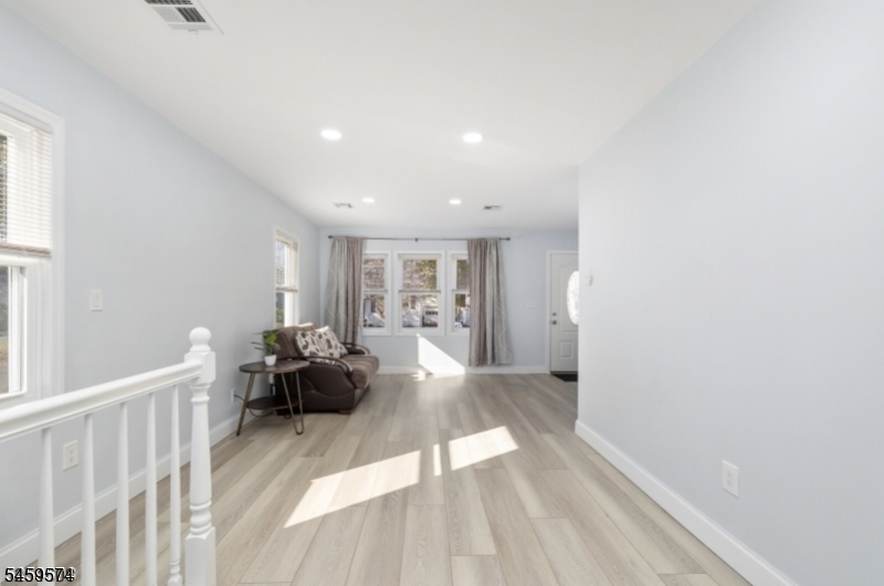 57 Harding Ave Property Photo 10