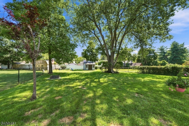 17 Middle Ave Property Photo 22
