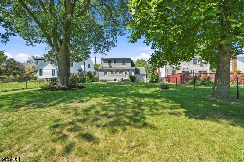 17 Middle Ave Property Photo 23