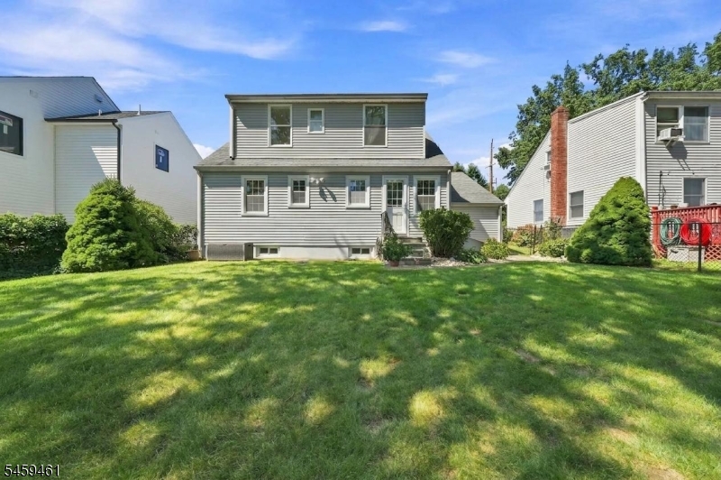 17 Middle Ave Property Photo 24
