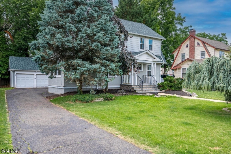 1140 Hillside Ave Property Photo 3